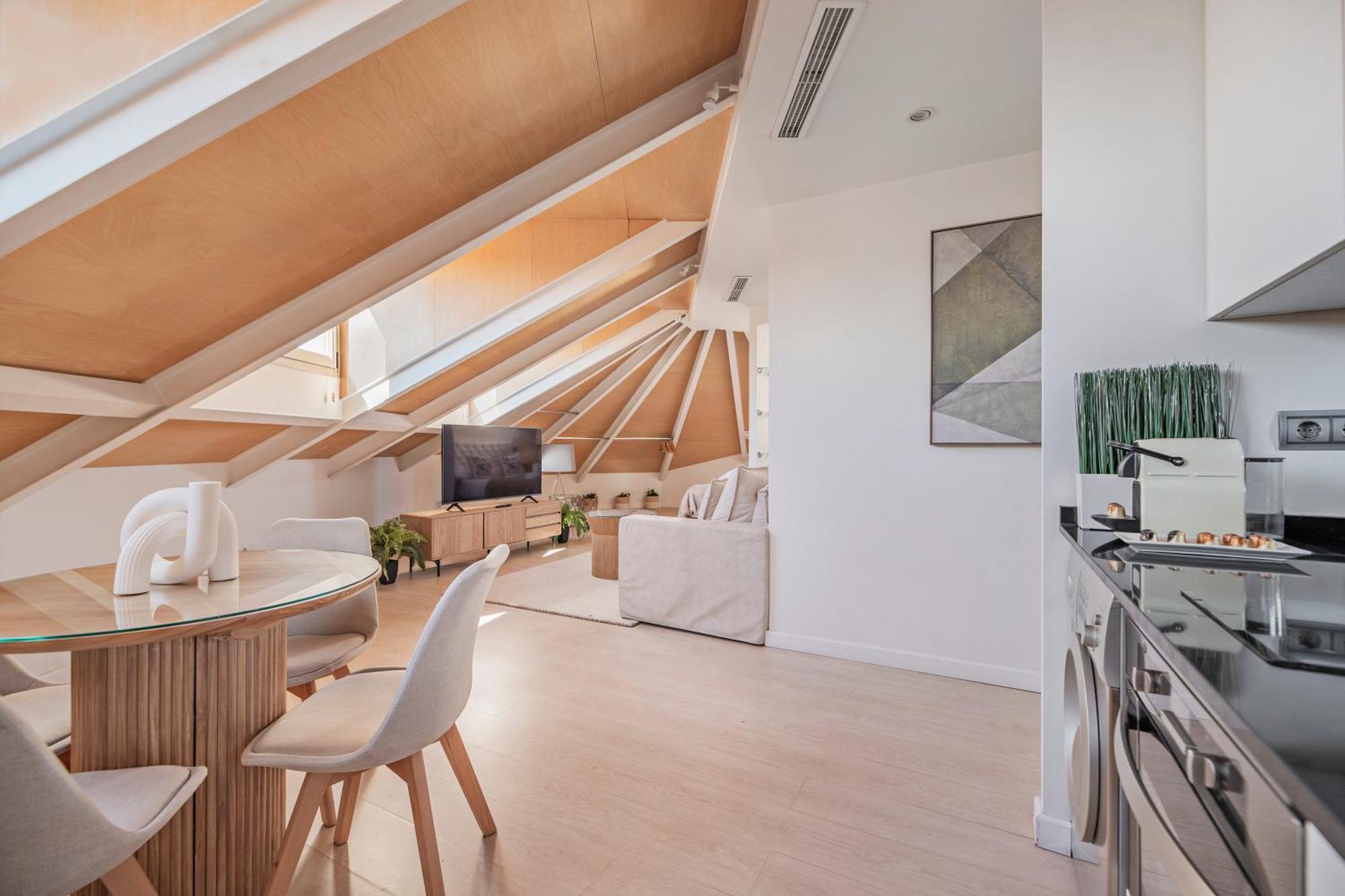 Luxury Apartments In Barrio Palacio — Photos 3